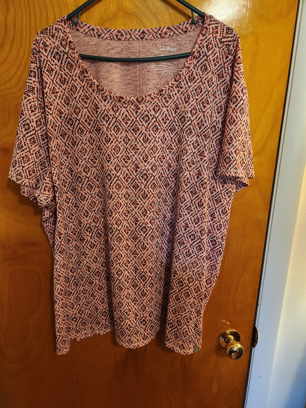L.L. Bean Women's Pink Geometric Scoop Neck Top